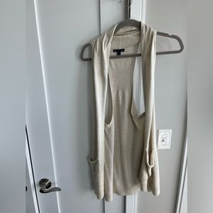 Sleeveless tan Gap Cardigan- medium